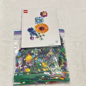 Lego Botanical Building Set - Green, Yellow, Purple